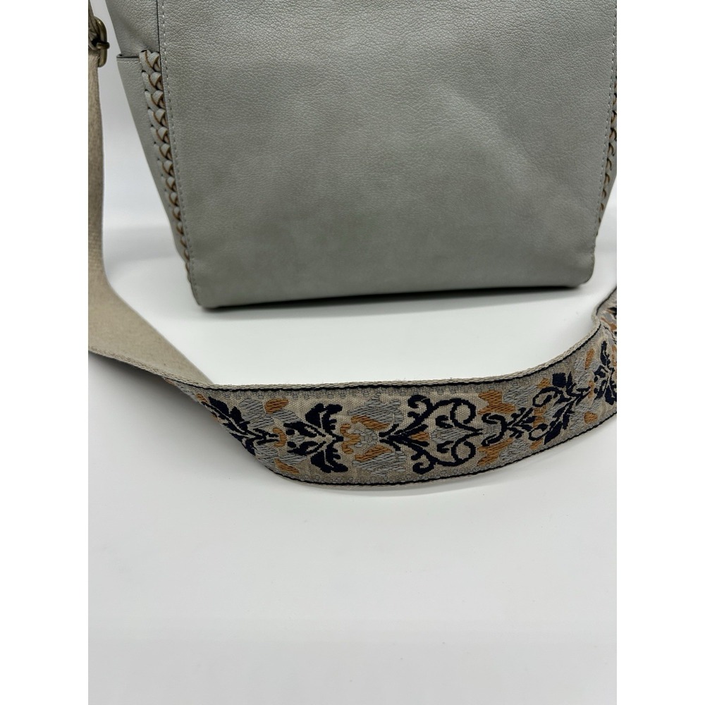 Jen & Co Penny Vegan Leather Bucket Bag Crossbody Guitar Strap - Picture 3 of 15